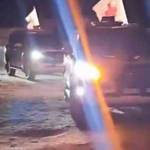 صورة متداولة لسيارات الصليب الأحمر التي حملت الجثامين