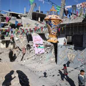 الغزاويون يحتفلون برمضان في أجواء يشوبها القلق