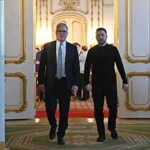 كير ستارمر وفولوديمير زيلينسكي