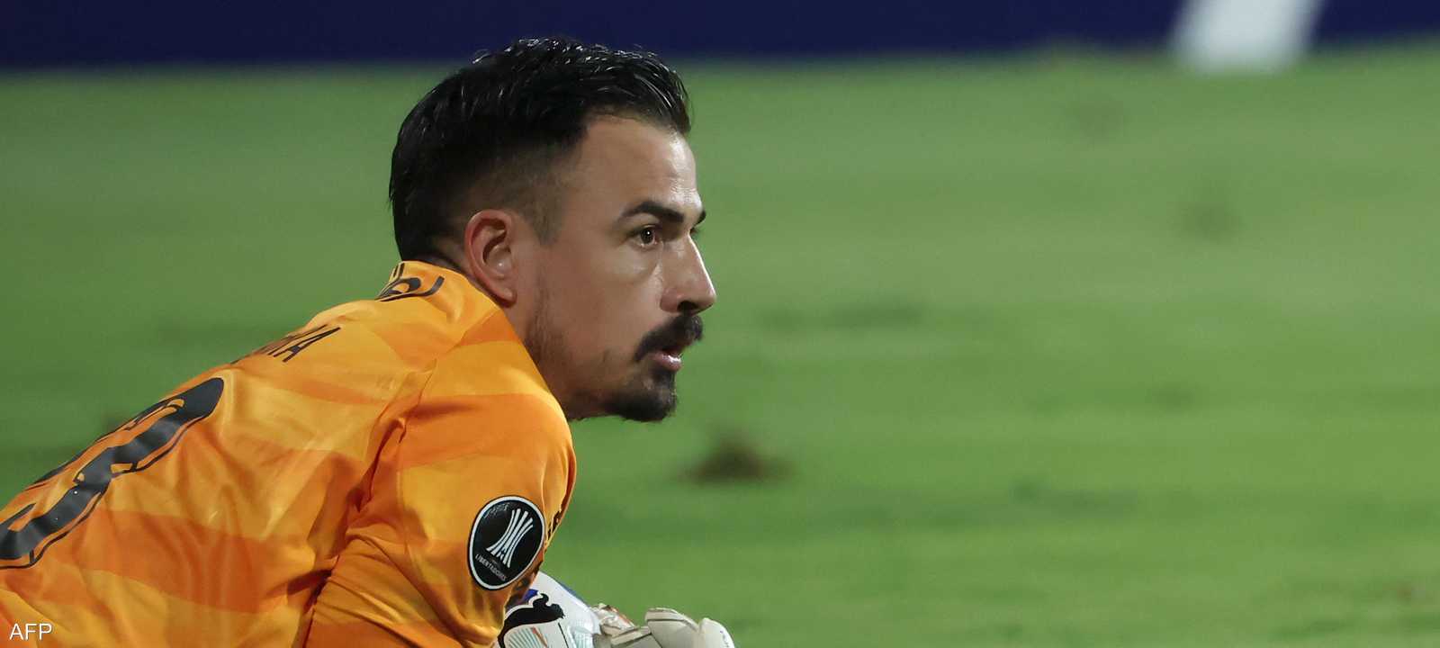 حراس المرمى يلجأوون لتضييع الوقت