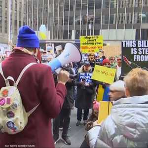 احتجاجات في واشنطن ونيويورك ضد سياسات ترامب