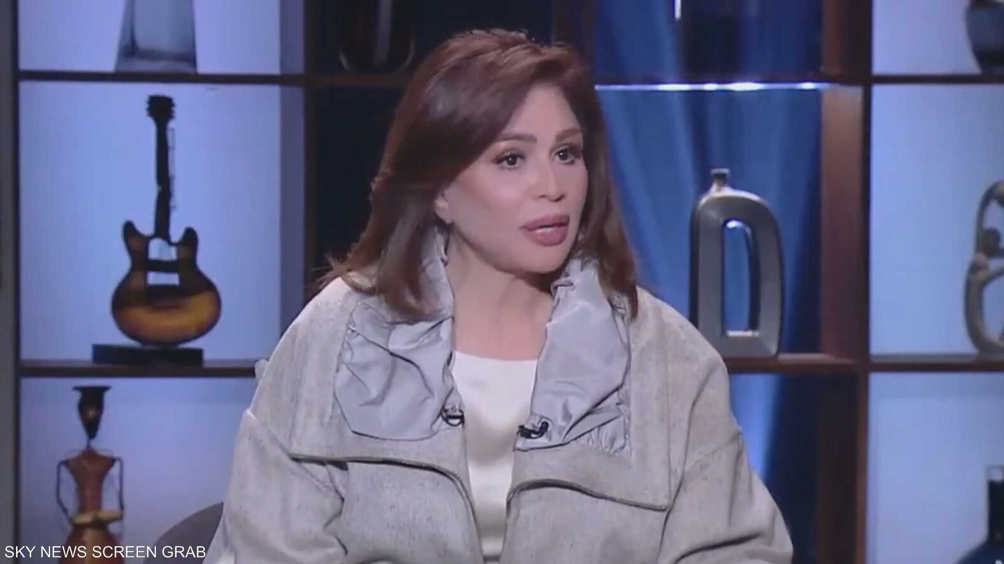 هجوم حاد على "إلهام شاهين" بسبب دفاعها عن "بشار الأسد"