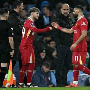 حل هارفي إيليوت مكان صلاح