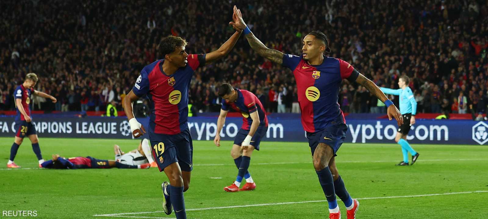 رافينيا ولامين يامال في لقاء برشلونة وبنفيكا