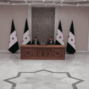 الشرع يوقع مسودة الإعلان الدستوري الجديد