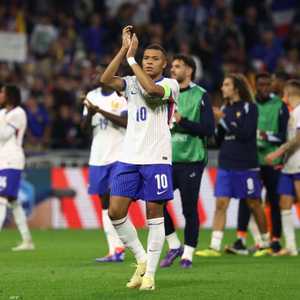 مبابي بقميص المنتخب الفرنسي