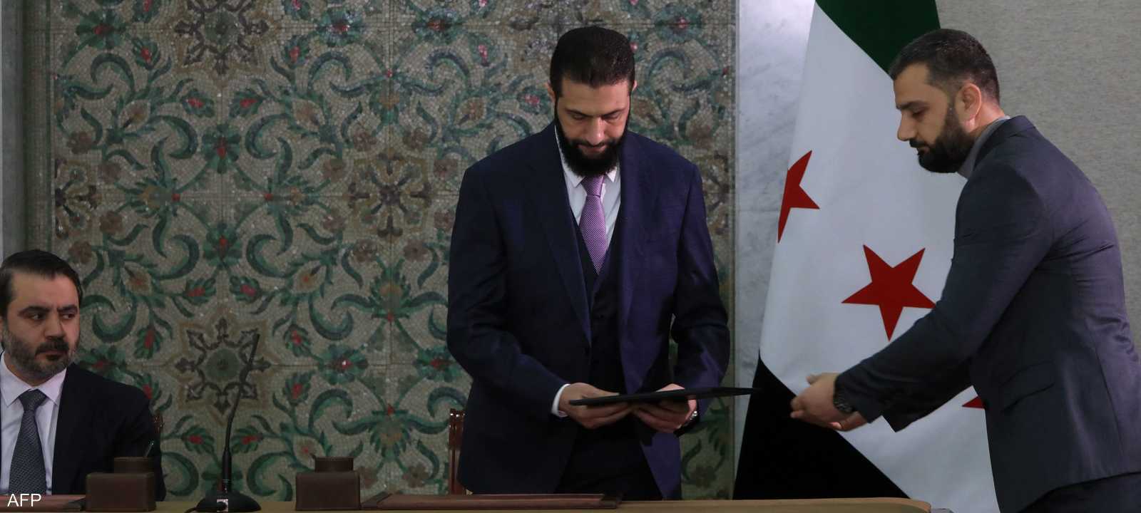 الشرع يتسلم مسودة الإعلان الدستوري