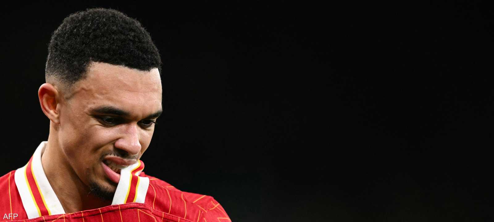 يواجه مدافع ليفربول فترة غياب طويلة