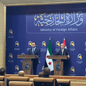 جانب من اللقاء الذي جمع حسين بالشيباني