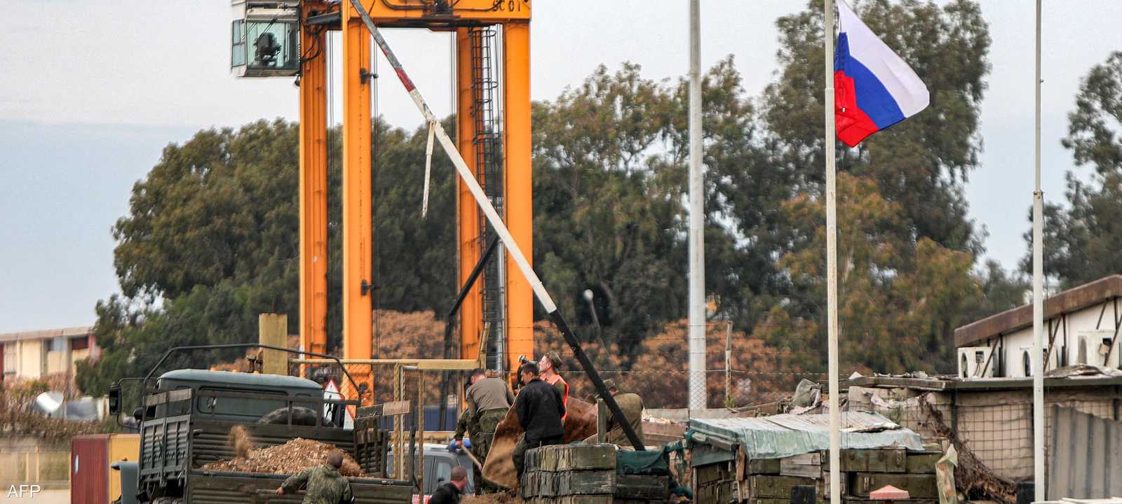 صاروخ انطلق من القاعدة الروسية في طرطوس وراء الانفجار