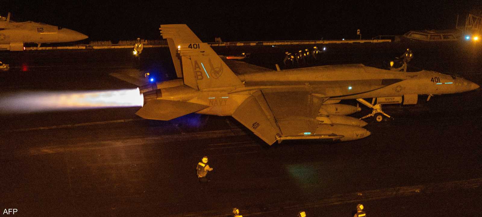 طائرة أميركية تستعد للانطلاق لقصف مواقع حوثية.. أرشيفية