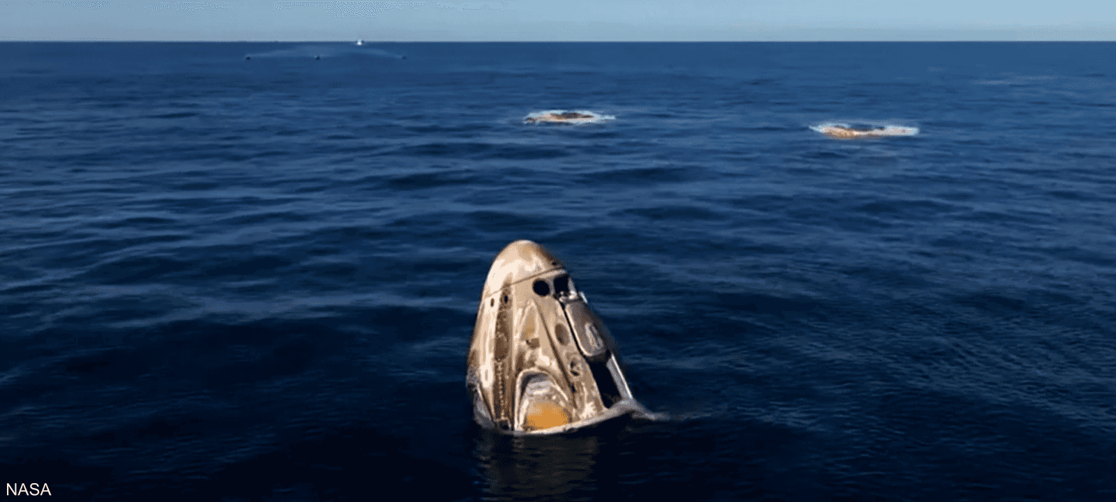 هبطت الكبسولة قبالة ساحل فلوريدا