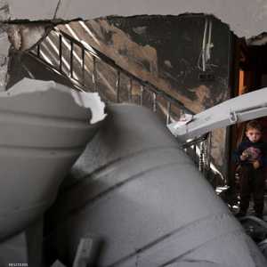 مئات الفلسطينيين قتلوا في غارات إسرائيلية