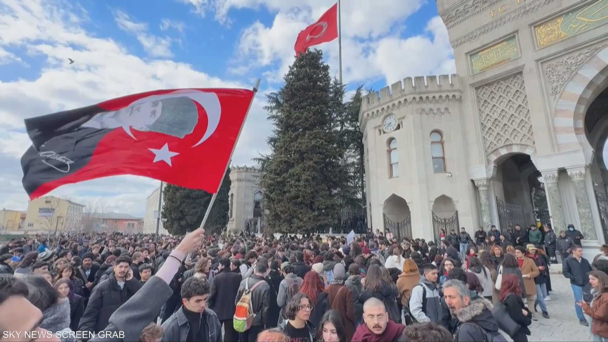 تركيا.. تظاهرات في الداخل وضغوط أوروبية على أردوغان