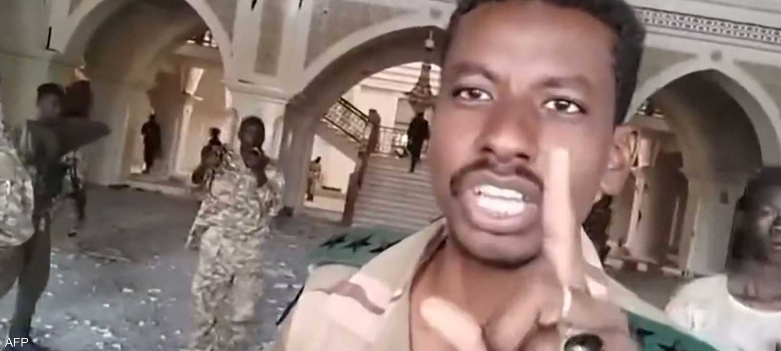صور تظهر جنودا في القصر الرئاسي بالسودان