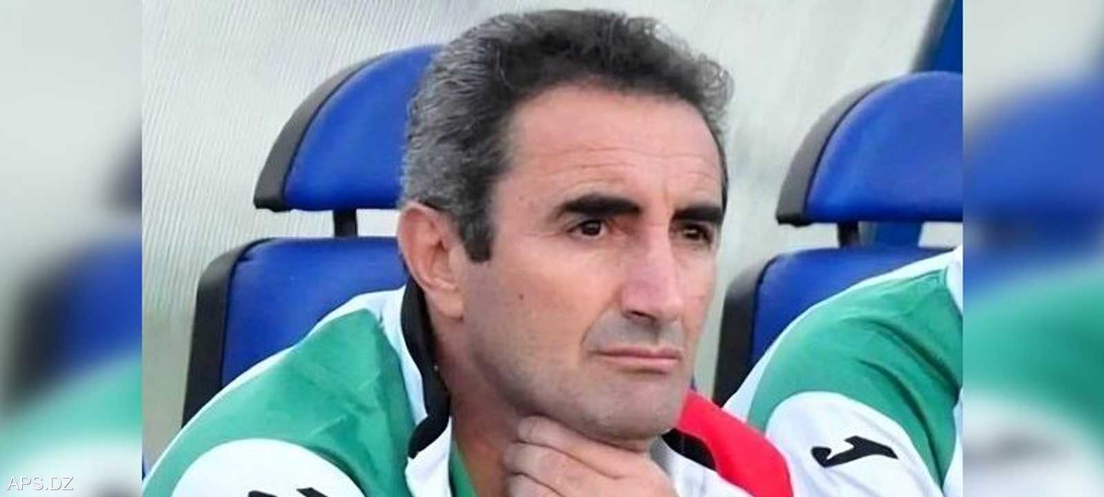 المهاجم الدولي الجزائري السابق جمال مناد