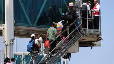 إلى بلد "مجهول".. واشنطن تعتمد وجهة جديدة لترحيل المهاجرين