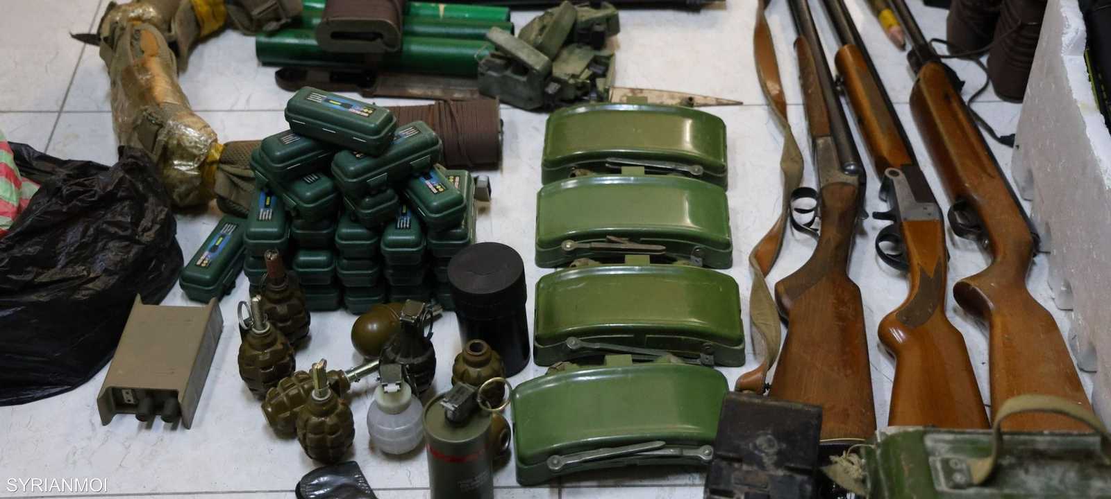 أسلحة وذخائر