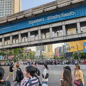 السكان في بانكوك أخلوا المباني جراء الزلزال