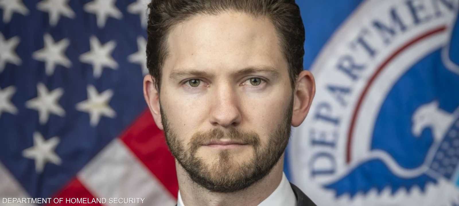 فيل هيغسيث ظهر كثيرا بجانب شقيقه