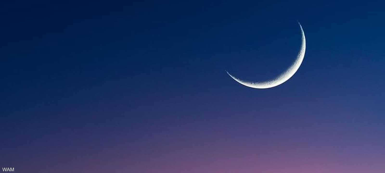 الإمارات أعلنت ثبوت رؤية هلال شهر شوال