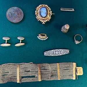 اكتشاف مجوهرات نادرة في فرنسا