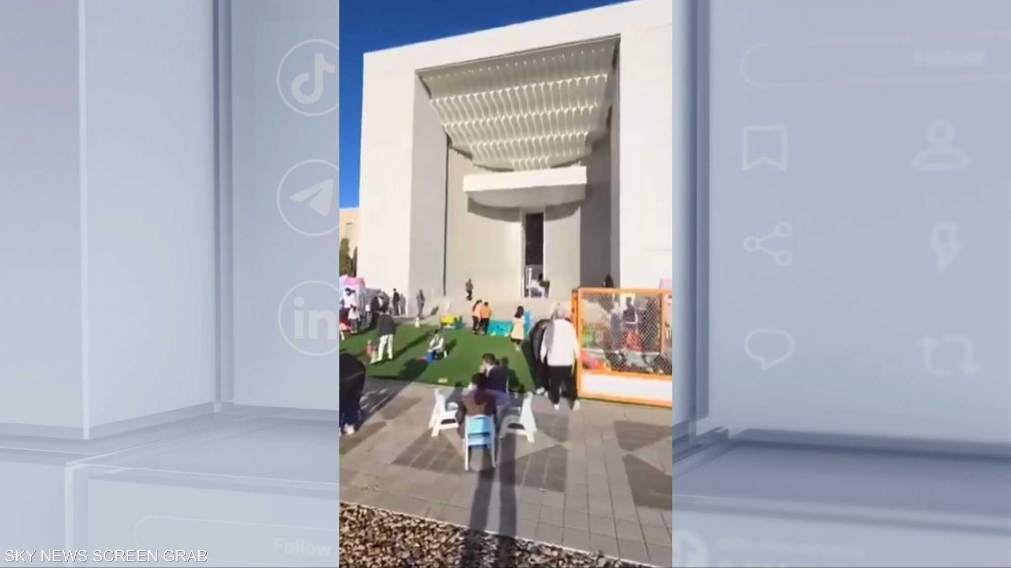 أحمد الشرع يستقبل أطفالَ المُتضرِّرين في قصر الشعب