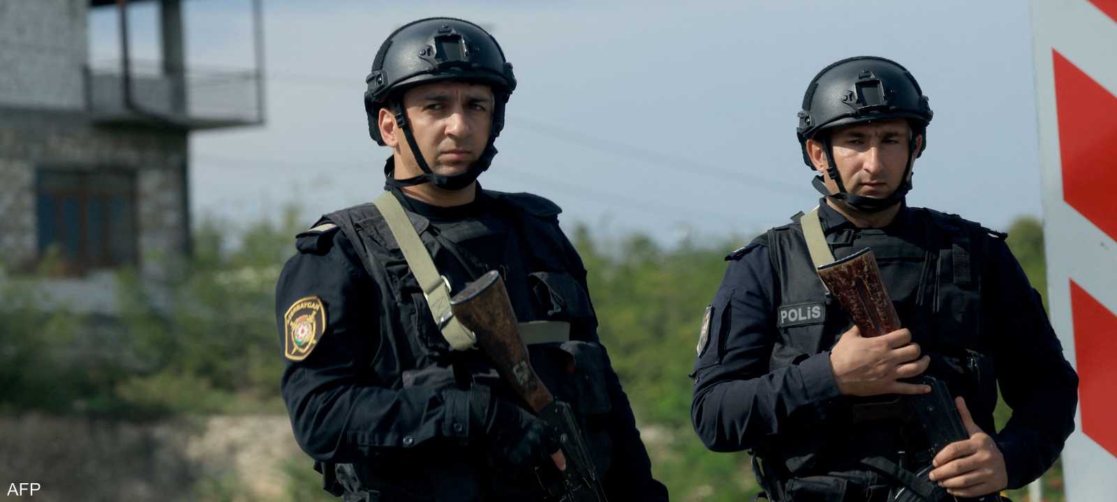 عنصران من الشرطة الأذربيجانية - أرشيفية