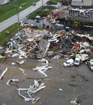 سقوط قتلى جراء عواصف وفيضانات في أميركا