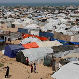 مئات الآلاف من الغزاويين يعيشون في خيم