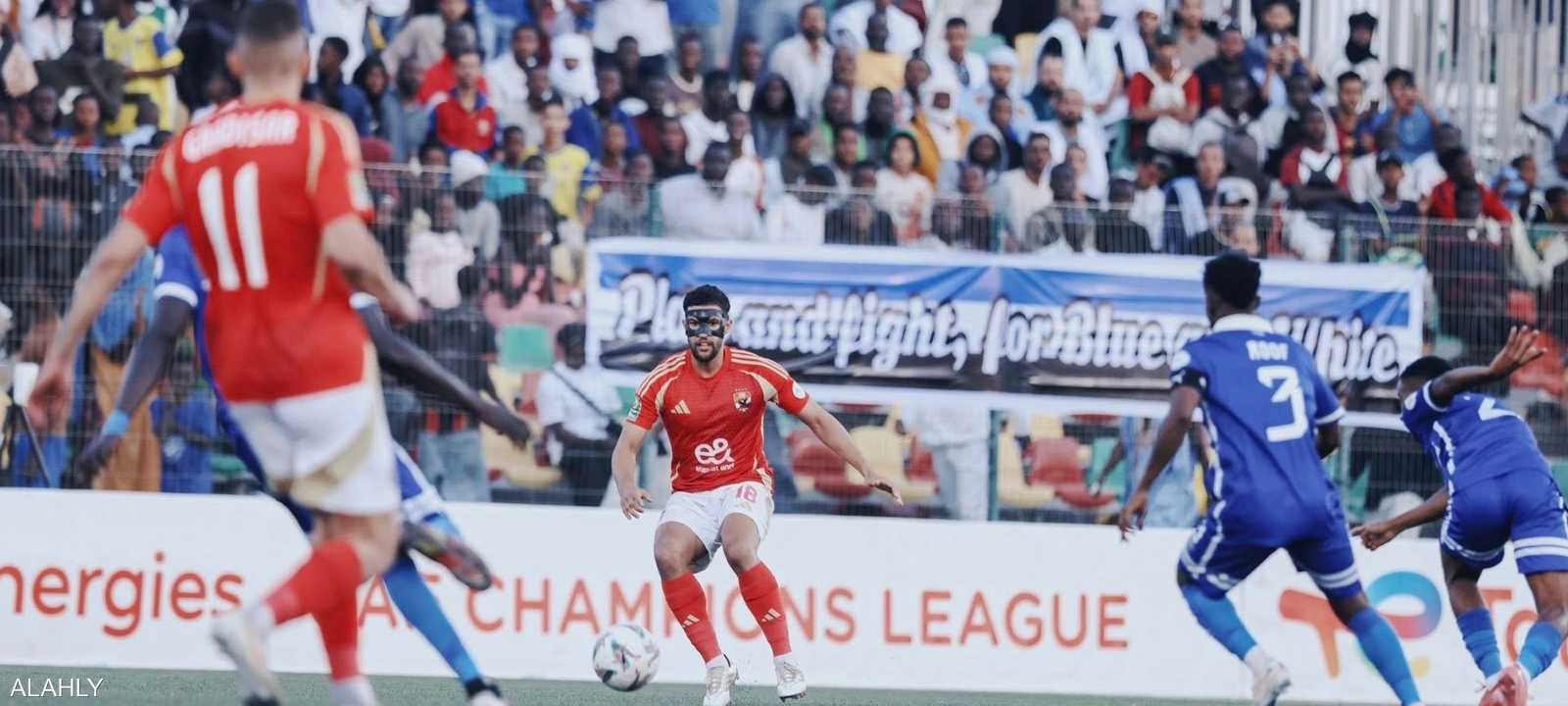 من مباراة الأهلي المصري والهلال السوداني