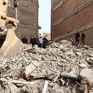 المنزل يتكون من 4 طوابق