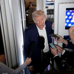 ترامب تحدث إلى الصحفيين على متن طائرة الرئاسة