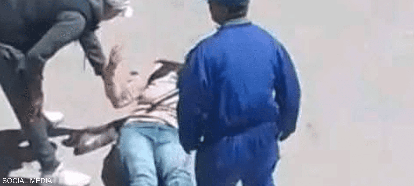 لحظة الاعتداء على الأستاذة