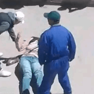 لحظة الاعتداء على الأستاذة