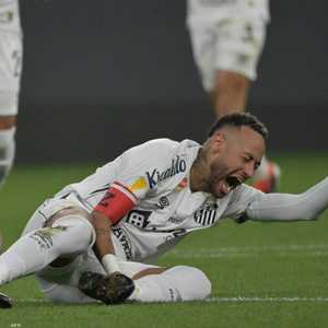 نيمار تعرض لإصابة في الفخذ