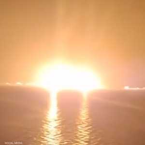 الميناء تحول إلى كتل من اللهب