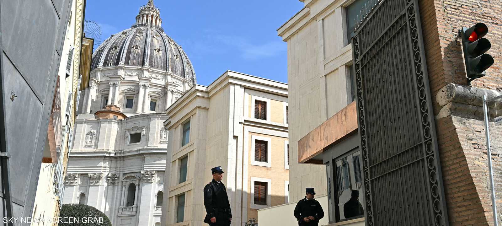 مدخل مقر إقامة البابا فرنسيس، سانتا مارتا، في الفاتيكان