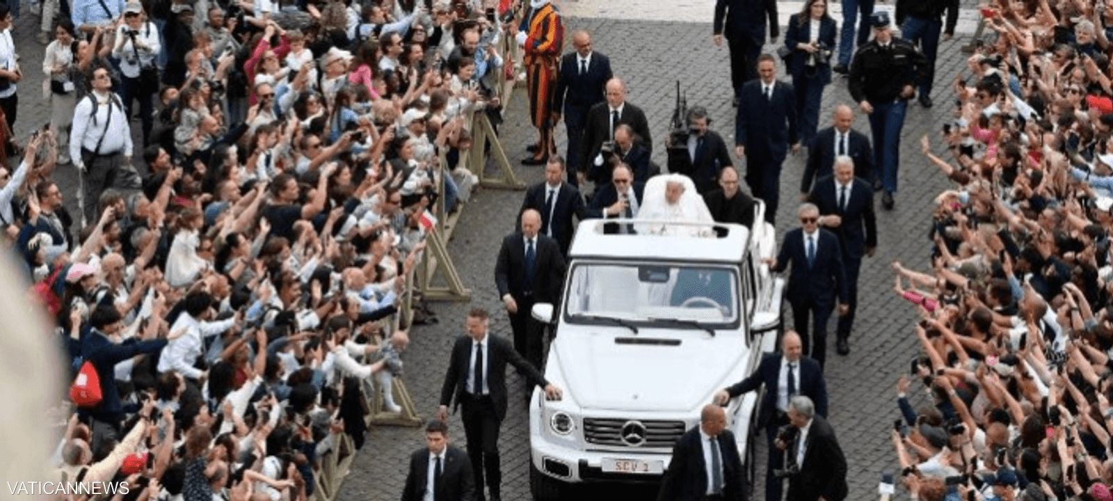 الجولة الأخيرة للبابا في ساحة القديس بطرس