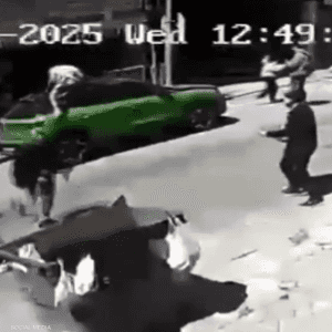 أصيب 151 شخصا، معظمهم نتيجة القفز هربا من الزلزال