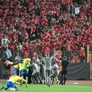 فرحة لاعبي صن داونز بهدف التعادل في مرمى الأهلي المصري