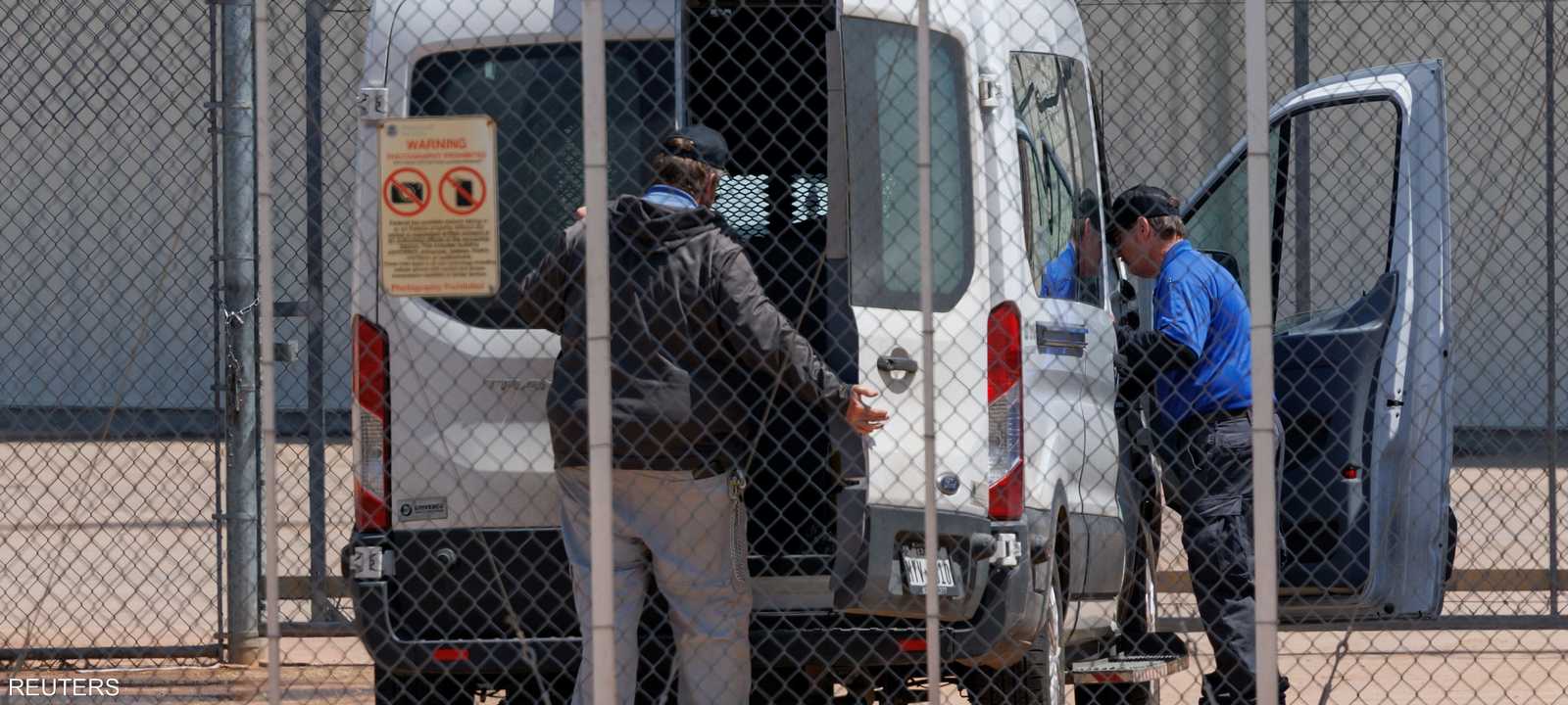 ترامب مستمر في سياسة ترحيل المهاجرين