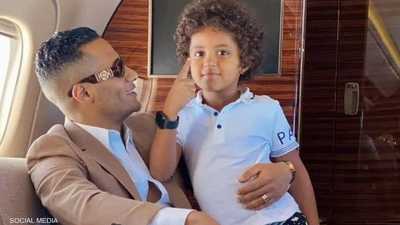 أرشيفية لمحمد رمضان وابنه