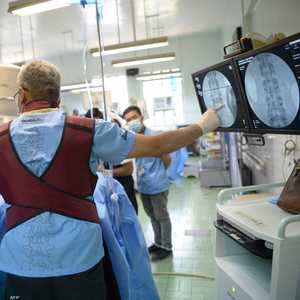 انحناء العمود الفقري.. وأمل الشفاء