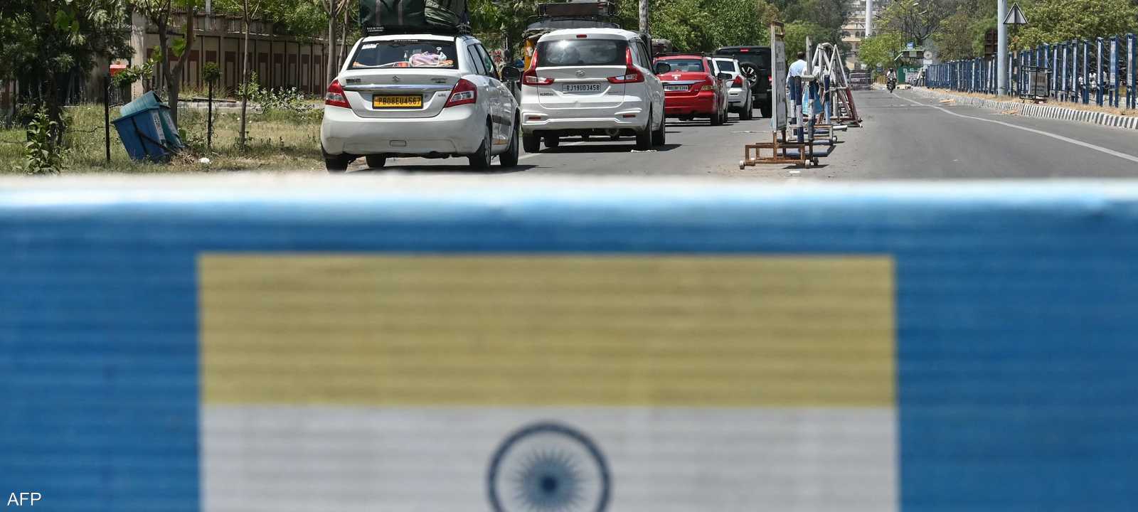 نقطة تفتيش على الحدود بين البلدين