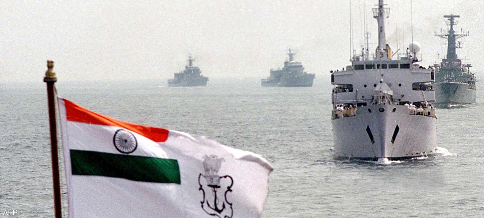 البحرية الهندية تجري مناورات في بحر العرب