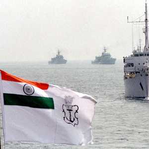 البحرية الهندية تجري مناورات في بحر العرب