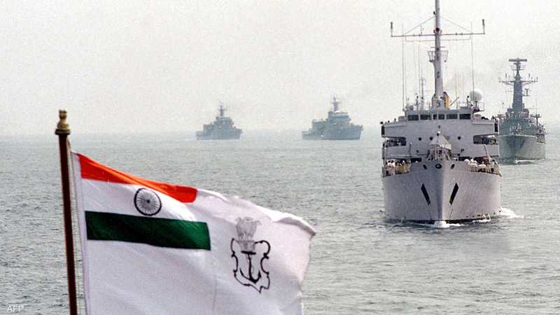 البحرية الهندية تجري مناورات في بحر العرب
