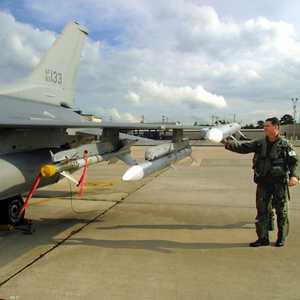 مقاتلات "فايتنغ فالكون" القديمة