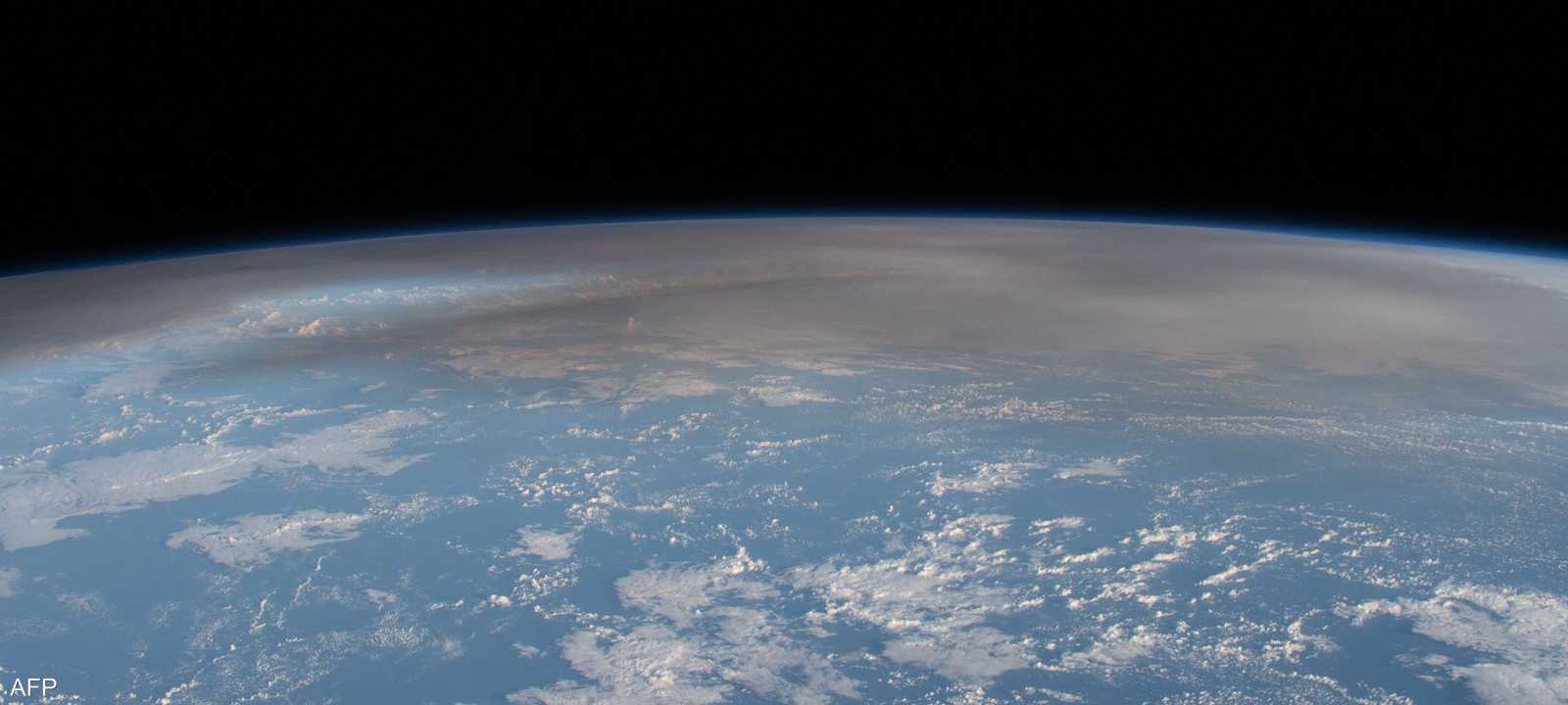 عمود رماد بعد ثوران بركان تحت الماء بالمحيط الهادئ "أرشيف"